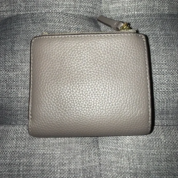 TORY BURCH McGraw Bi-fold wallet in Silver Maple (Grayish/Taupe) - Picture 2 of 10